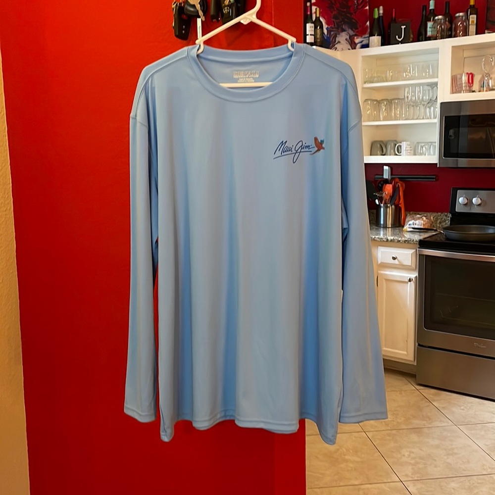 Never worn long sleeve Maui Jim men’s shirt